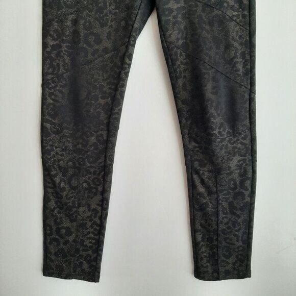 FREE PEOPLE Leopard Pull-On Crop Leggings Sz M Flawed - Picture 4 of 14